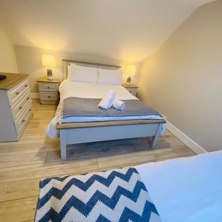Beside The Sea & Minutes From Cliffs-Clahane Shore Lodge Лисканор Екстериор снимка