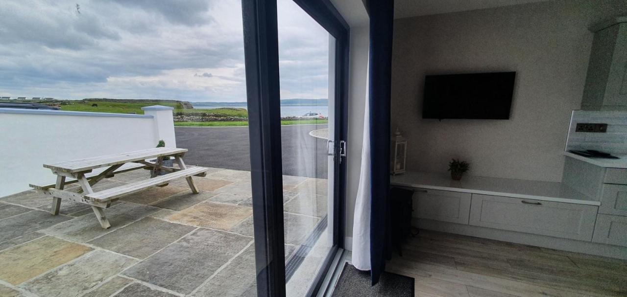 Beside The Sea & Minutes From Cliffs-Clahane Shore Lodge Лисканор Екстериор снимка